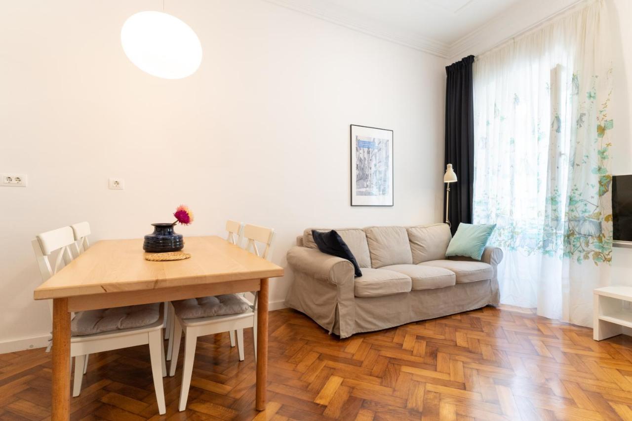 Mimi Carera Apartment & Room ロヴィニ エクステリア 写真